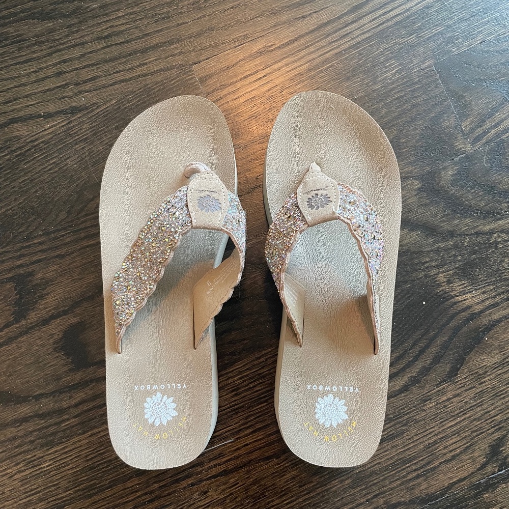 UNWORN glitter flipflops